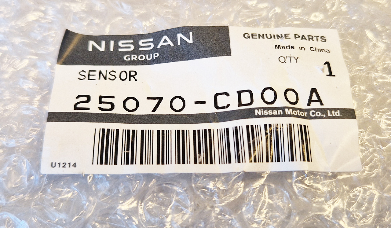 Nissan OEM oil pressure sensor - 25070-CD00A